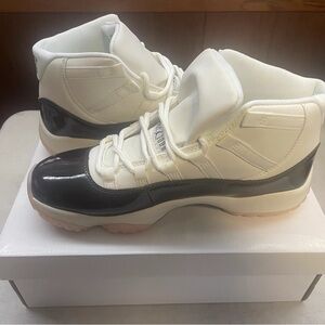 Jordan Athletic Shoes in Black and White